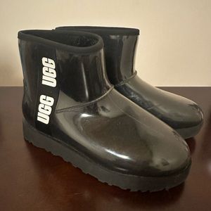 Size 8 UGG minis